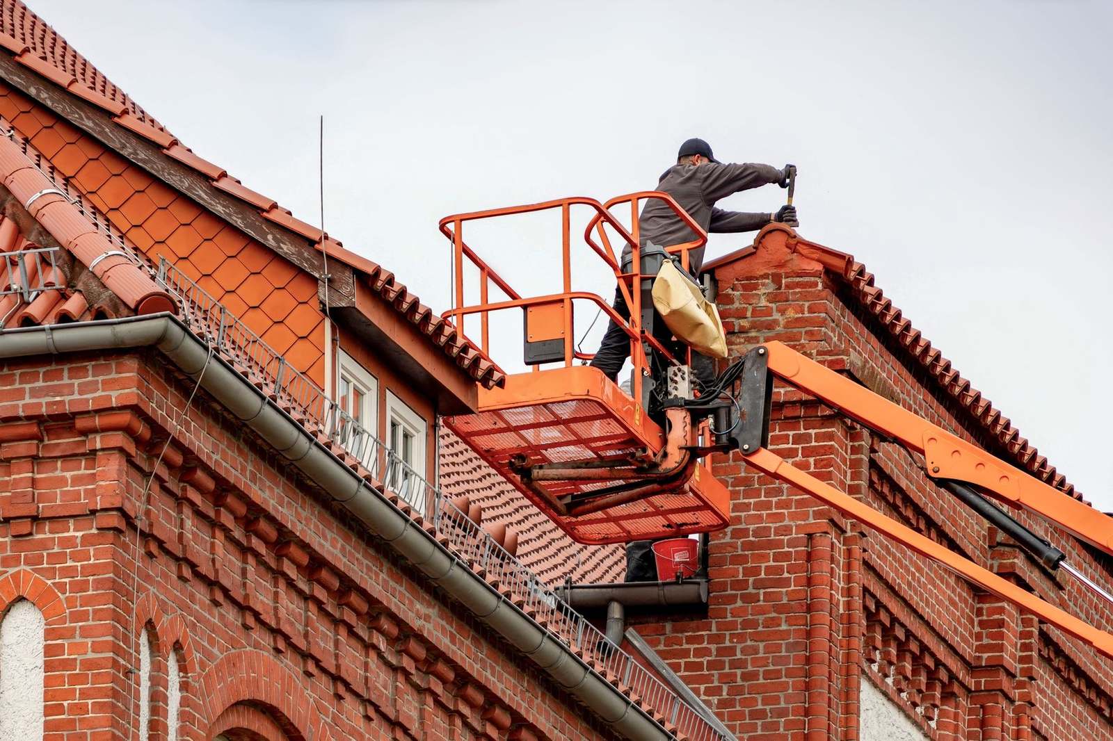 Waterproofing — Alqamar Albariz Technical Services Works