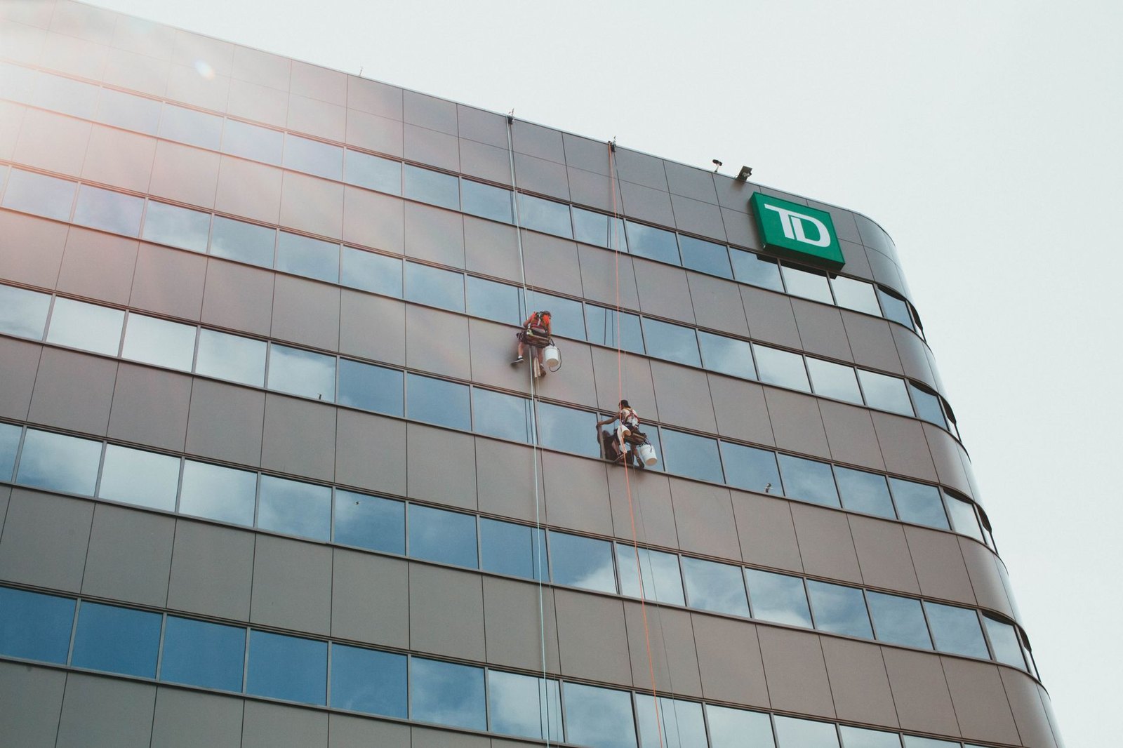 Window & Pressure Wash — Alqamar Albariz Technical Services Works